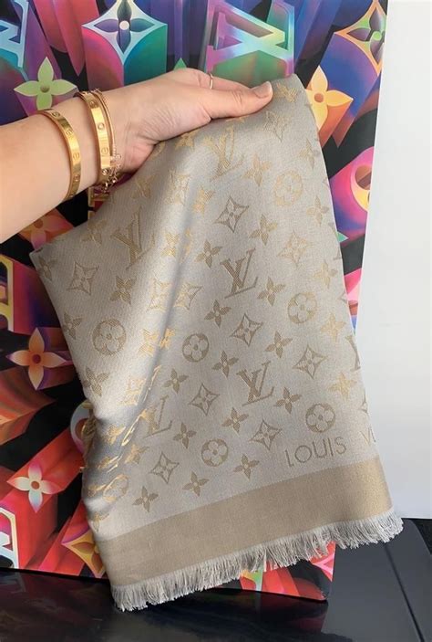 lv shawl womens|louis vuitton twilly scarf.